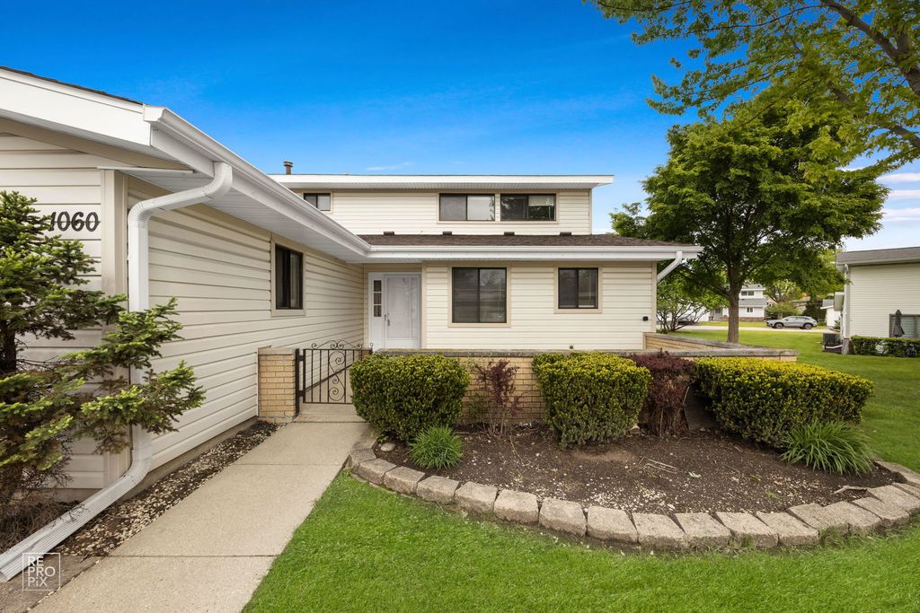 1060 Matfield Court 1060, Schaumburg, IL 60193