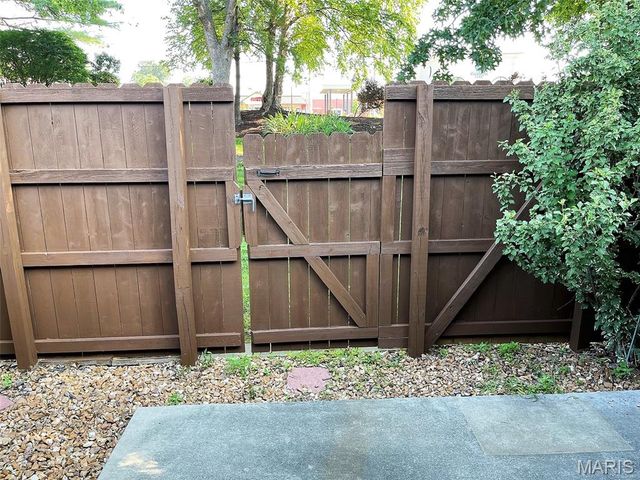10512 CARROLL WOOD WAY, Unincorporated, MO 63128