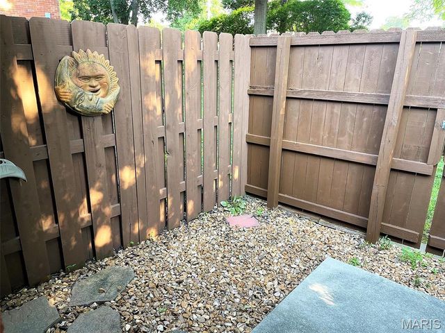 10512 CARROLL WOOD WAY, Unincorporated, MO 63128