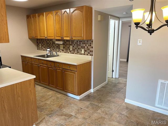 10512 CARROLL WOOD WAY, Unincorporated, MO 63128