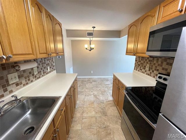 10512 CARROLL WOOD WAY, Unincorporated, MO 63128