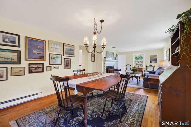 18 Orchard Heights Road, Essex, CT 06426