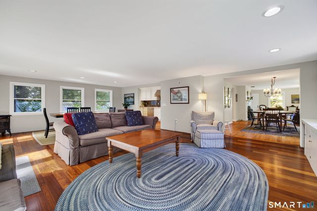 18 Orchard Heights Road, Essex, CT 06426