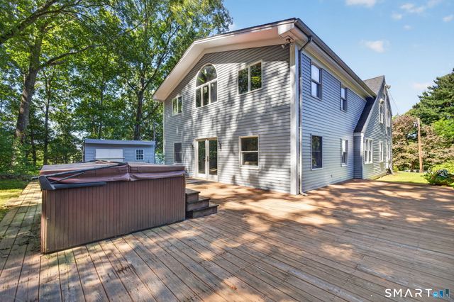18 Orchard Heights Road, Essex, CT 06426