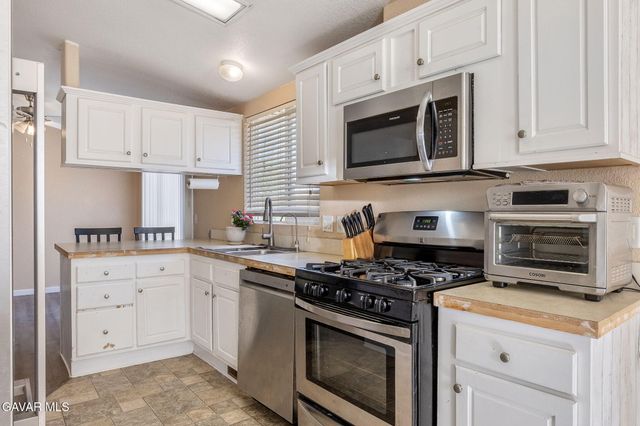 16784 Serrano Street, Mojave, CA 93501