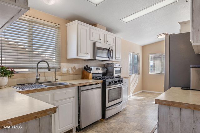 16784 Serrano Street, Mojave, CA 93501