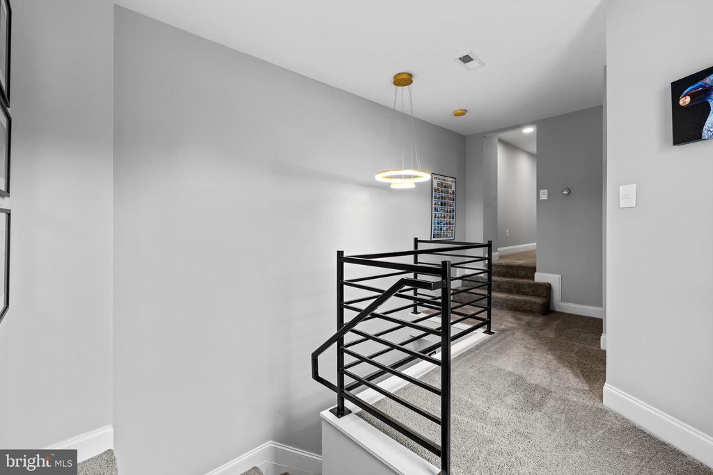 Image 13 of property listing at 108 S WASHINGTON ST, Baltimore, MD 21231