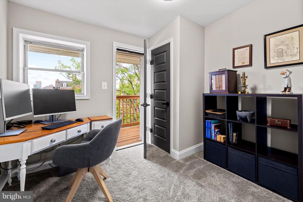 Image 15 of property listing at 108 S WASHINGTON ST, Baltimore, MD 21231