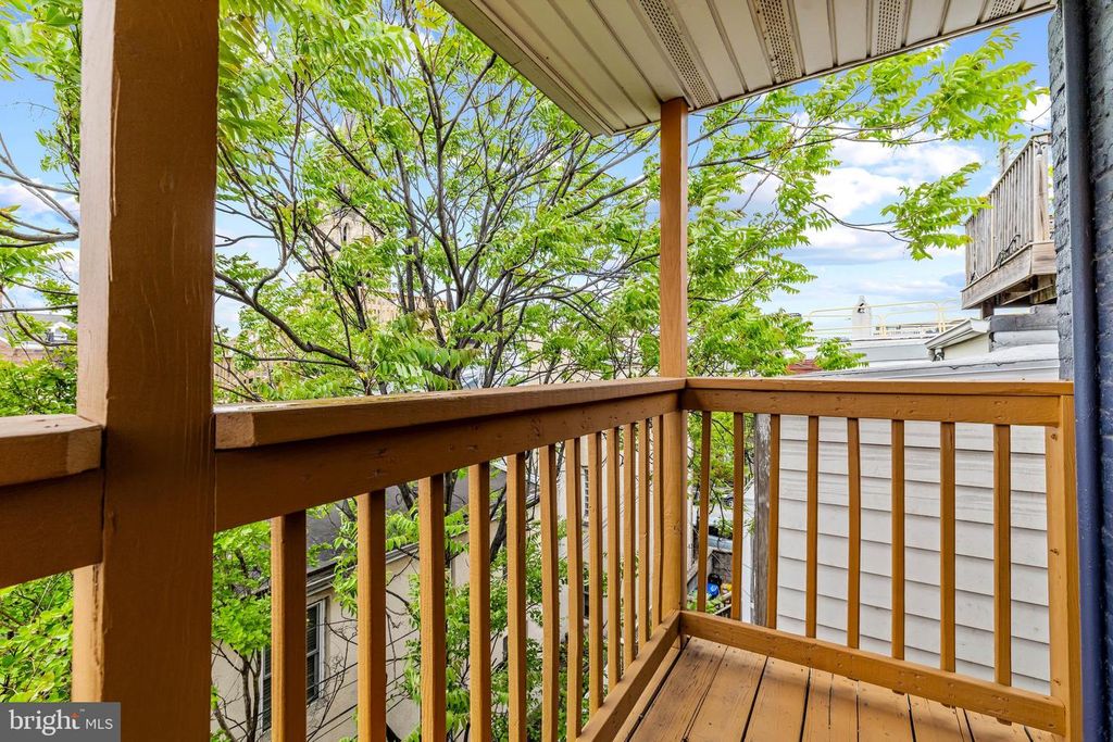 Image 16 of property listing at 108 S WASHINGTON ST, Baltimore, MD 21231