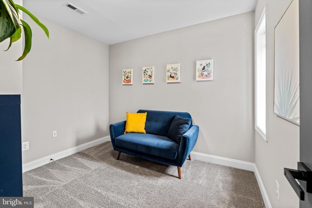 Image 18 of property listing at 108 S WASHINGTON ST, Baltimore, MD 21231