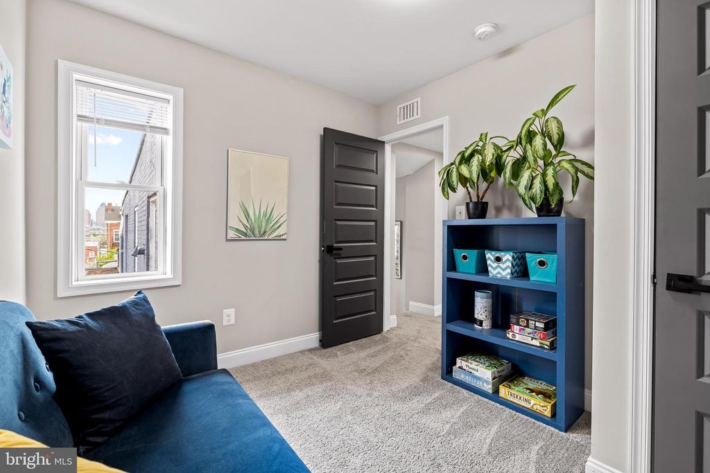 Image 19 of property listing at 108 S WASHINGTON ST, Baltimore, MD 21231