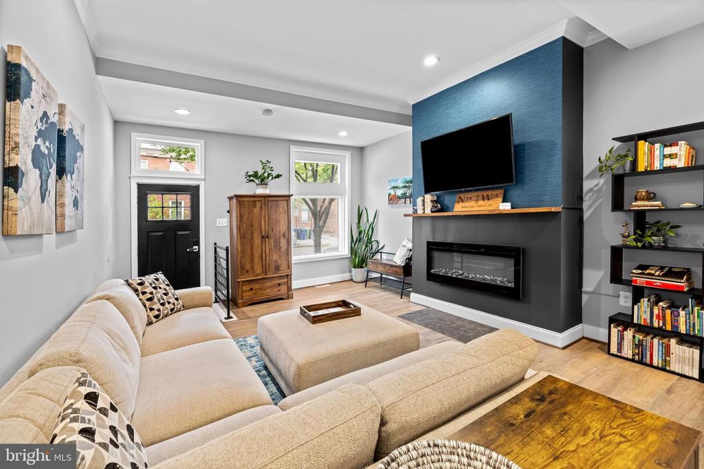 Image 2 of property listing at 108 S WASHINGTON ST, Baltimore, MD 21231
