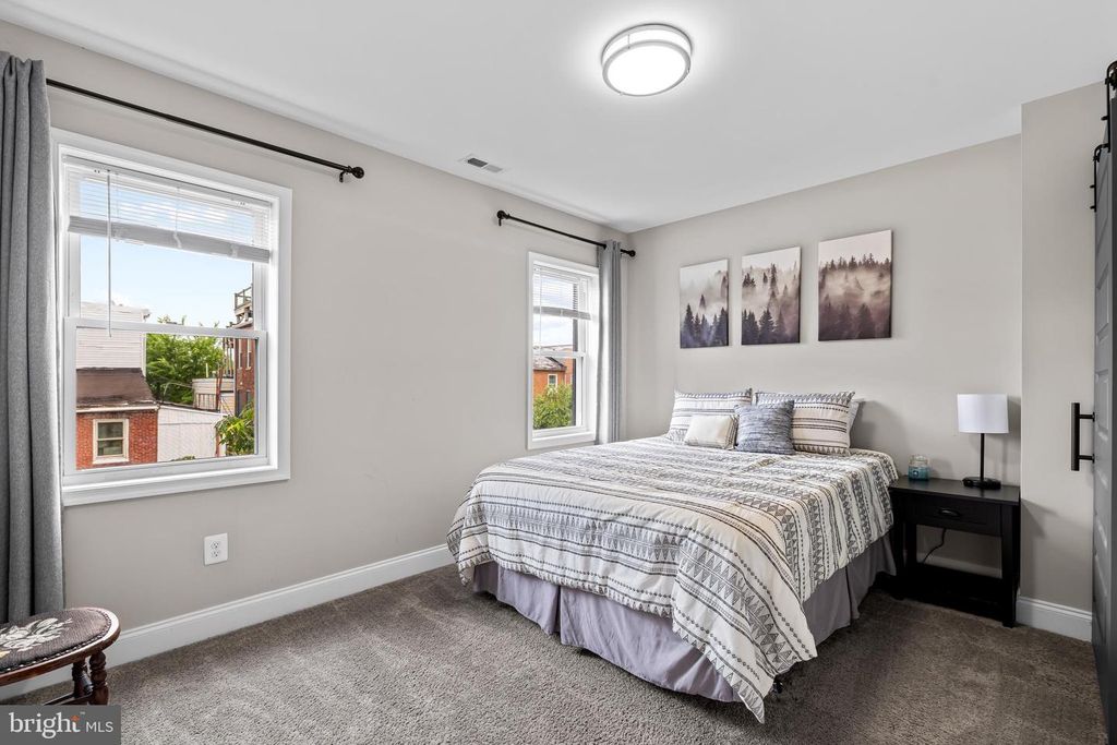 Image 21 of property listing at 108 S WASHINGTON ST, Baltimore, MD 21231