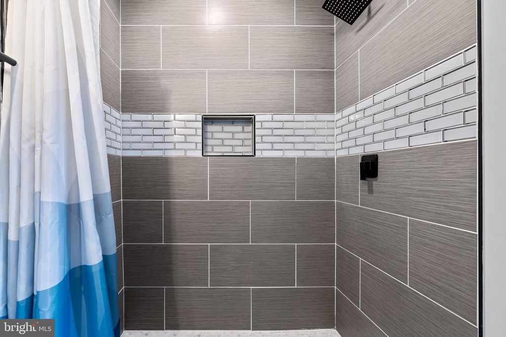 Image 26 of property listing at 108 S WASHINGTON ST, Baltimore, MD 21231
