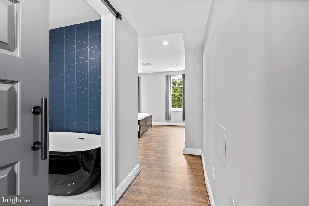 Image 30 of property listing at 108 S WASHINGTON ST, Baltimore, MD 21231