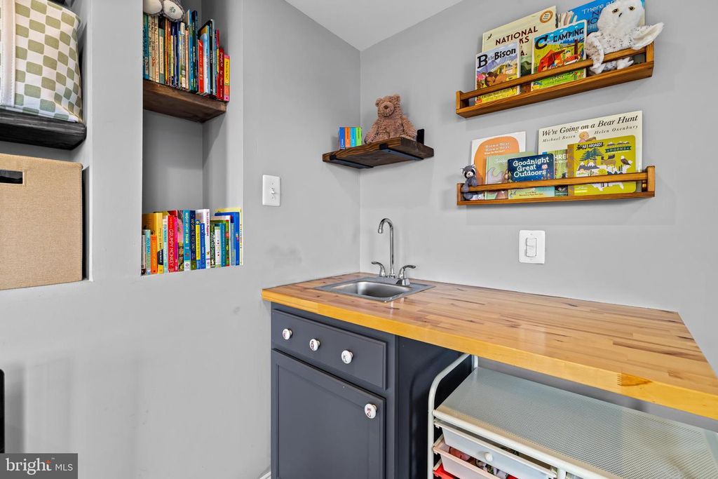 Image 37 of property listing at 108 S WASHINGTON ST, Baltimore, MD 21231