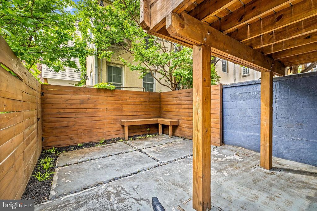 Image 44 of property listing at 108 S WASHINGTON ST, Baltimore, MD 21231