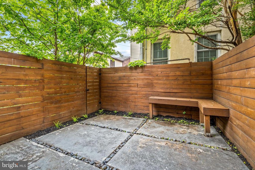 Image 45 of property listing at 108 S WASHINGTON ST, Baltimore, MD 21231