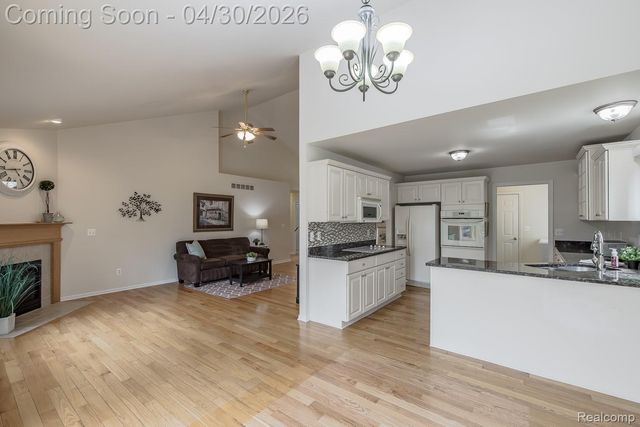 50077 Lexington Avenue E, Shelby Charter Township, MI 48317