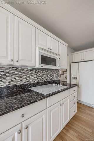 50077 Lexington Avenue E, Shelby Charter Township, MI 48317
