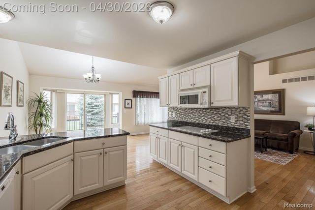 50077 Lexington Avenue E, Shelby Charter Township, MI 48317