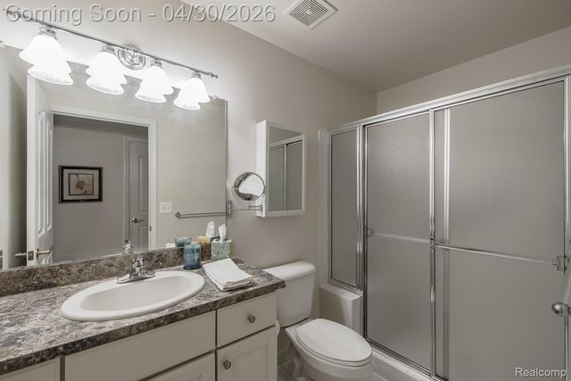 50077 Lexington Avenue E, Shelby Charter Township, MI 48317