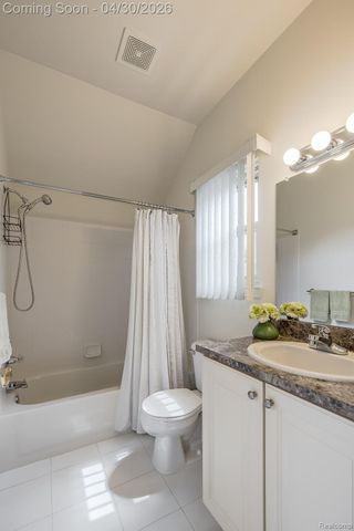 50077 Lexington Avenue E, Shelby Charter Township, MI 48317