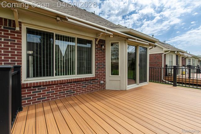 50077 Lexington Avenue E, Shelby Charter Township, MI 48317
