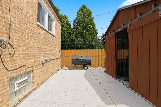 11157 S Spaulding Avenue, Chicago, IL 60655