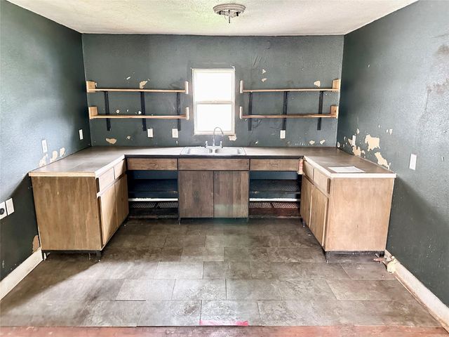 9108 Elbert Street, Houston, TX 77028