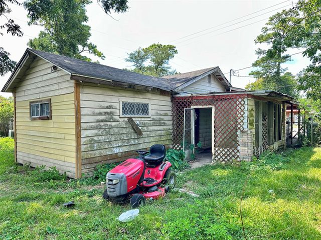 9108 Elbert Street, Houston, TX 77028