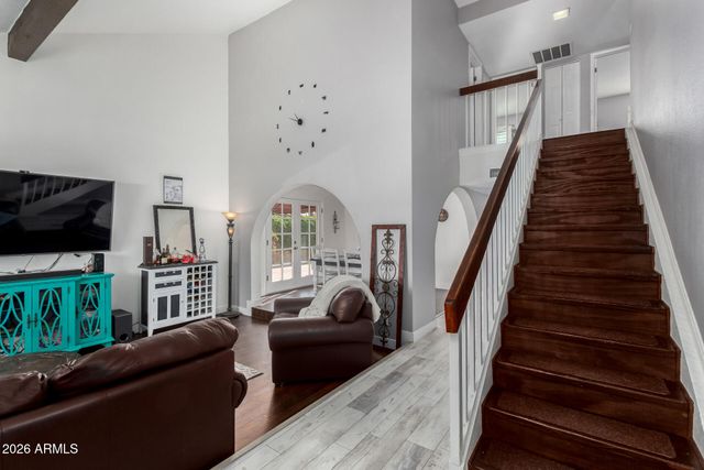 917 W MONTE Avenue, Mesa, AZ 85210