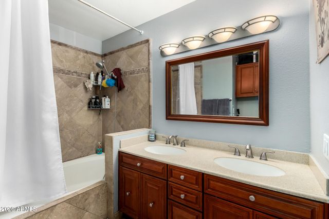 917 W MONTE Avenue, Mesa, AZ 85210