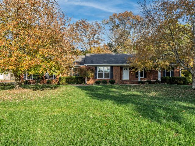 230 Crossbow Ct, Hopkinsville, KY 42240