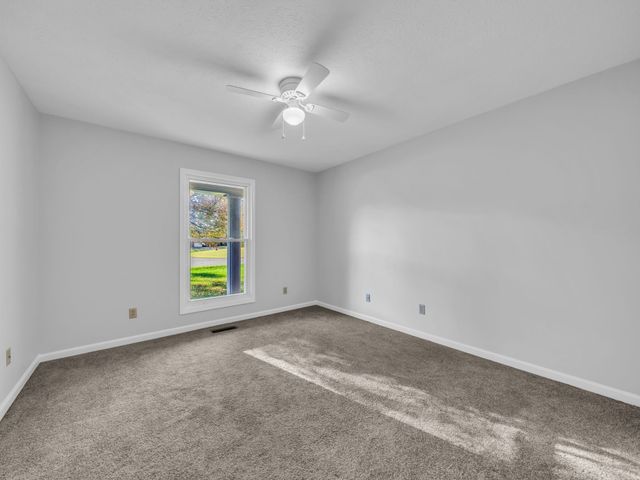 230 Crossbow Ct, Hopkinsville, KY 42240