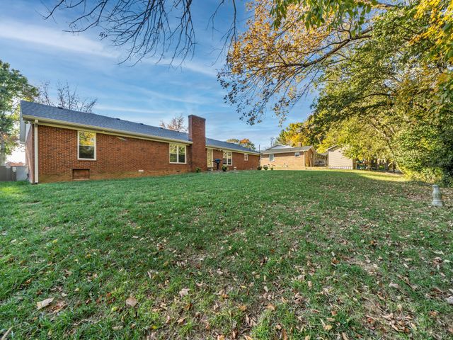 230 Crossbow Ct, Hopkinsville, KY 42240
