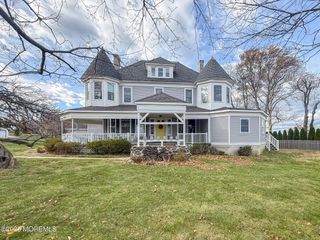 47 Burlington Avenue 3, Leonardo, NJ 07737