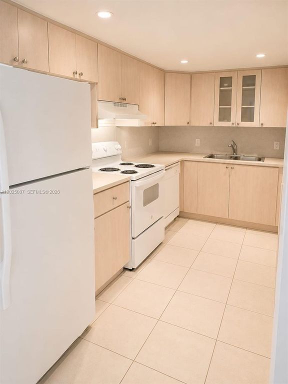 1975 Normandy Dr 406, Miami Beach, FL 33141
