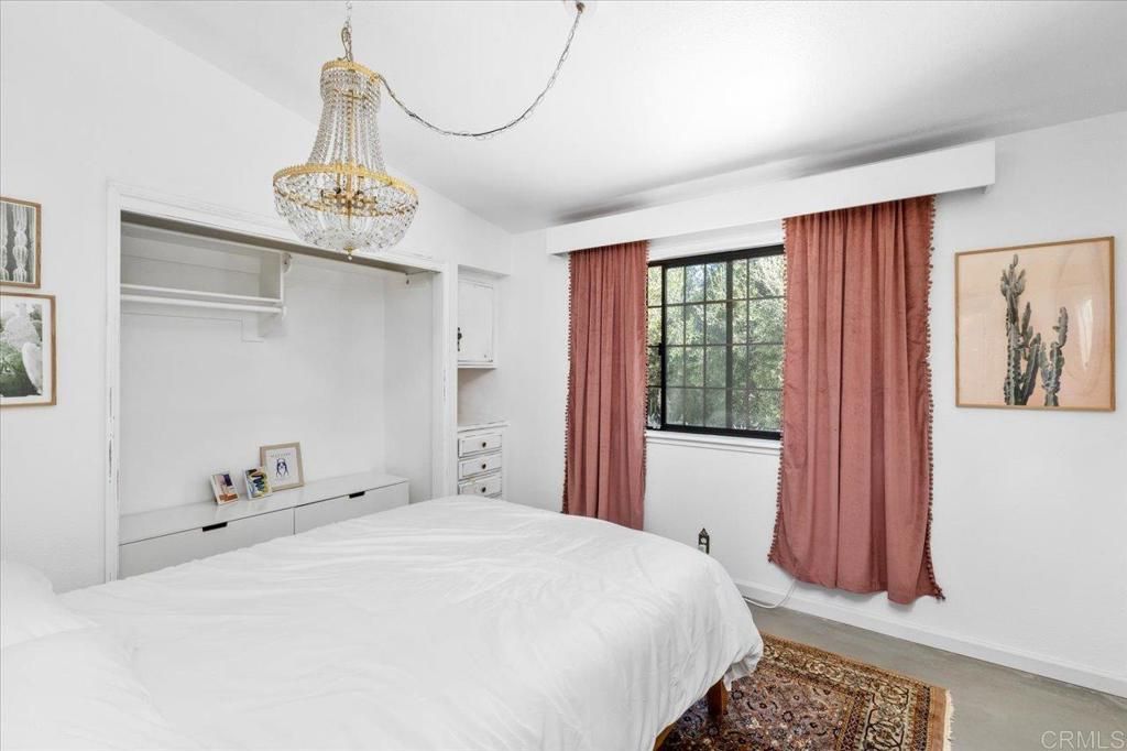 Image 13 of property listing at 40707 Intrepid Rd, Hemet, CA 92544