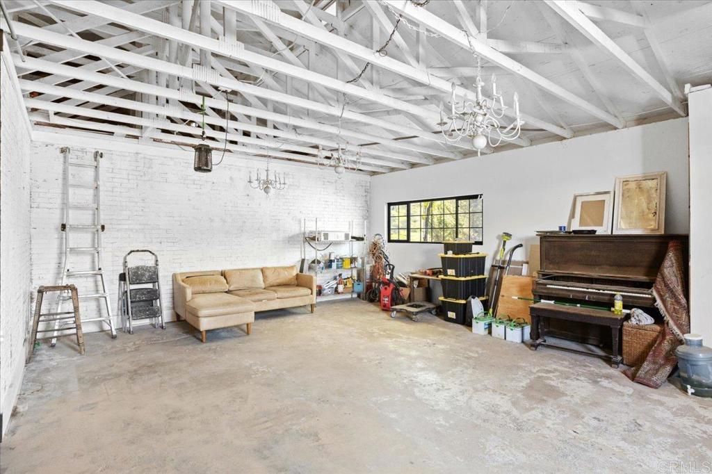 Image 28 of property listing at 40707 Intrepid Rd, Hemet, CA 92544