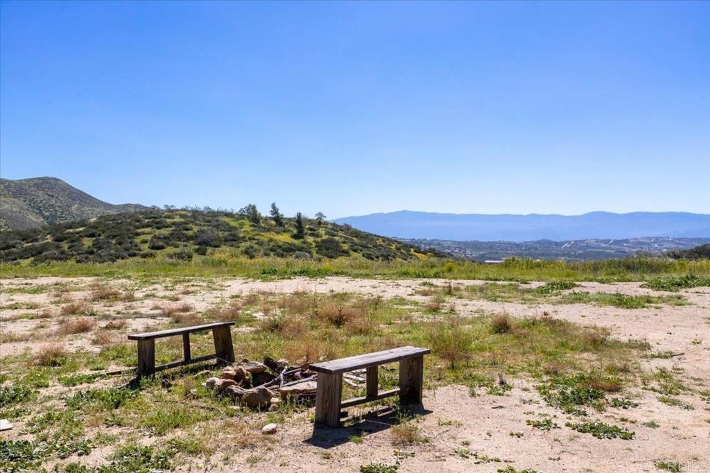 Image 32 of property listing at 40707 Intrepid Rd, Hemet, CA 92544