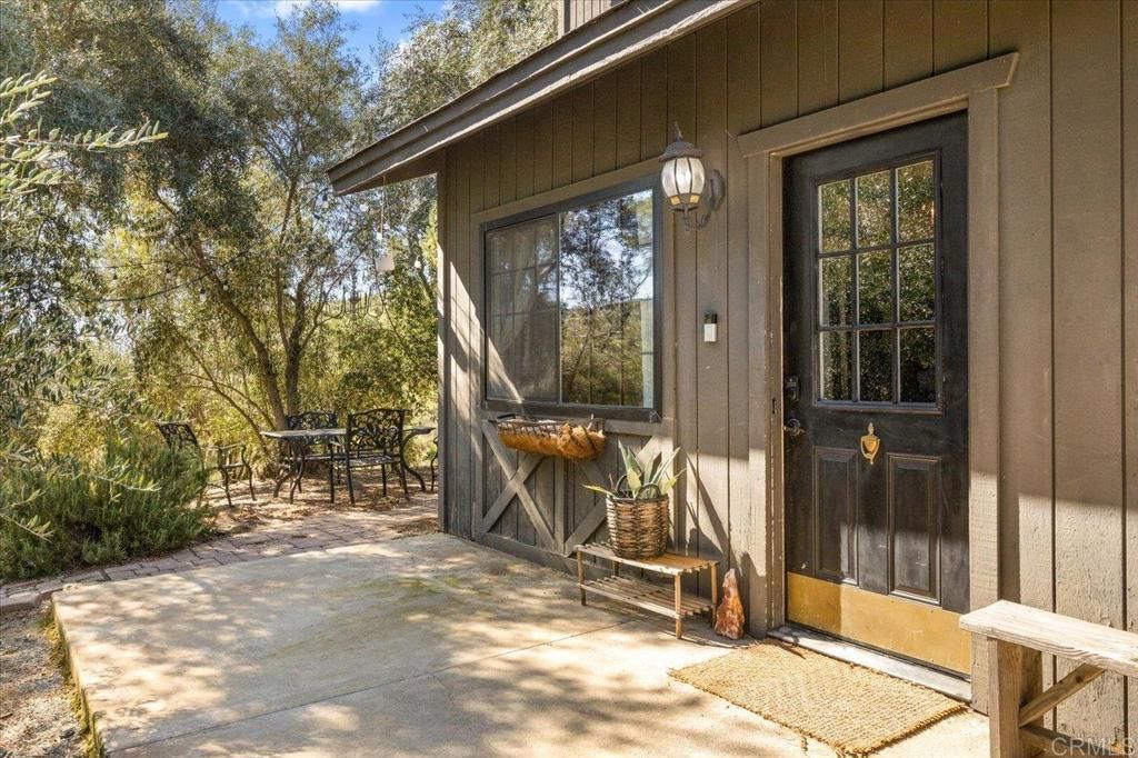 Image 4 of property listing at 40707 Intrepid Rd, Hemet, CA 92544