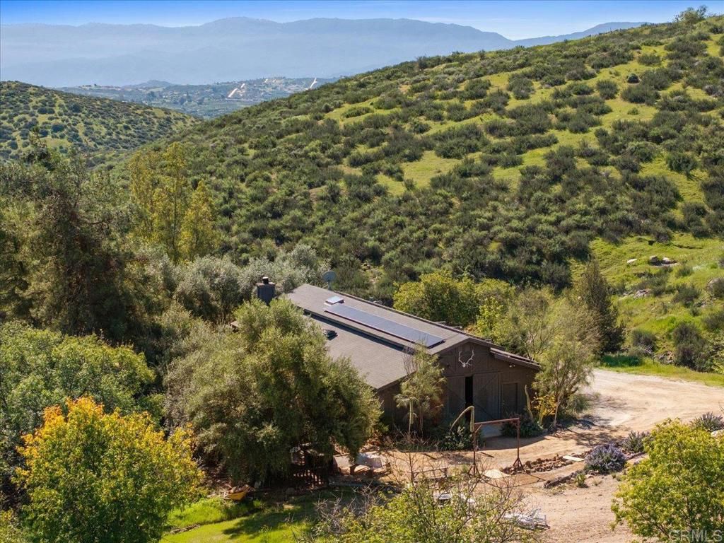 Image 67 of property listing at 40707 Intrepid Rd, Hemet, CA 92544