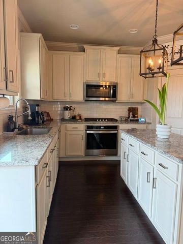 6220 Providence Lake Drive, Gainesville, GA 30506