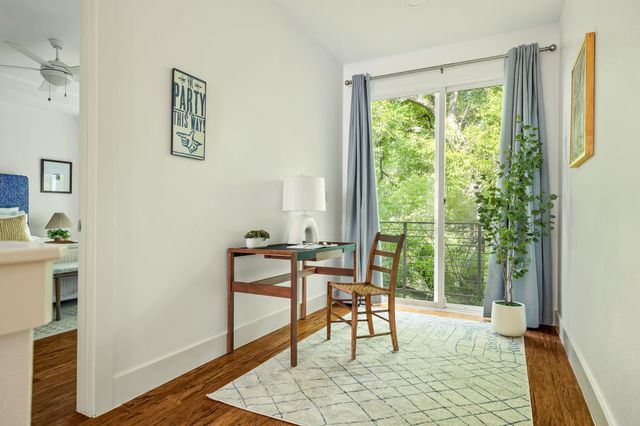 1801 E 2nd ST 9, Austin, TX 78702