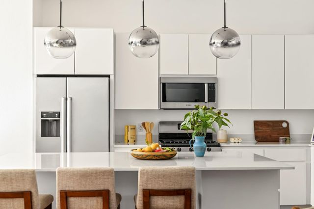 1801 E 2nd ST 9, Austin, TX 78702