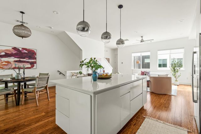 1801 E 2nd ST 9, Austin, TX 78702