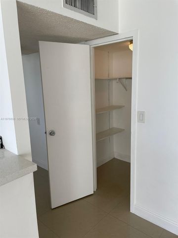 851 Three Islands Blvd 109, Hallandale Beach, FL 33009