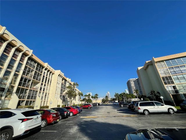 851 Three Islands Blvd 109, Hallandale Beach, FL 33009
