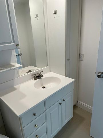 851 Three Islands Blvd 109, Hallandale Beach, FL 33009